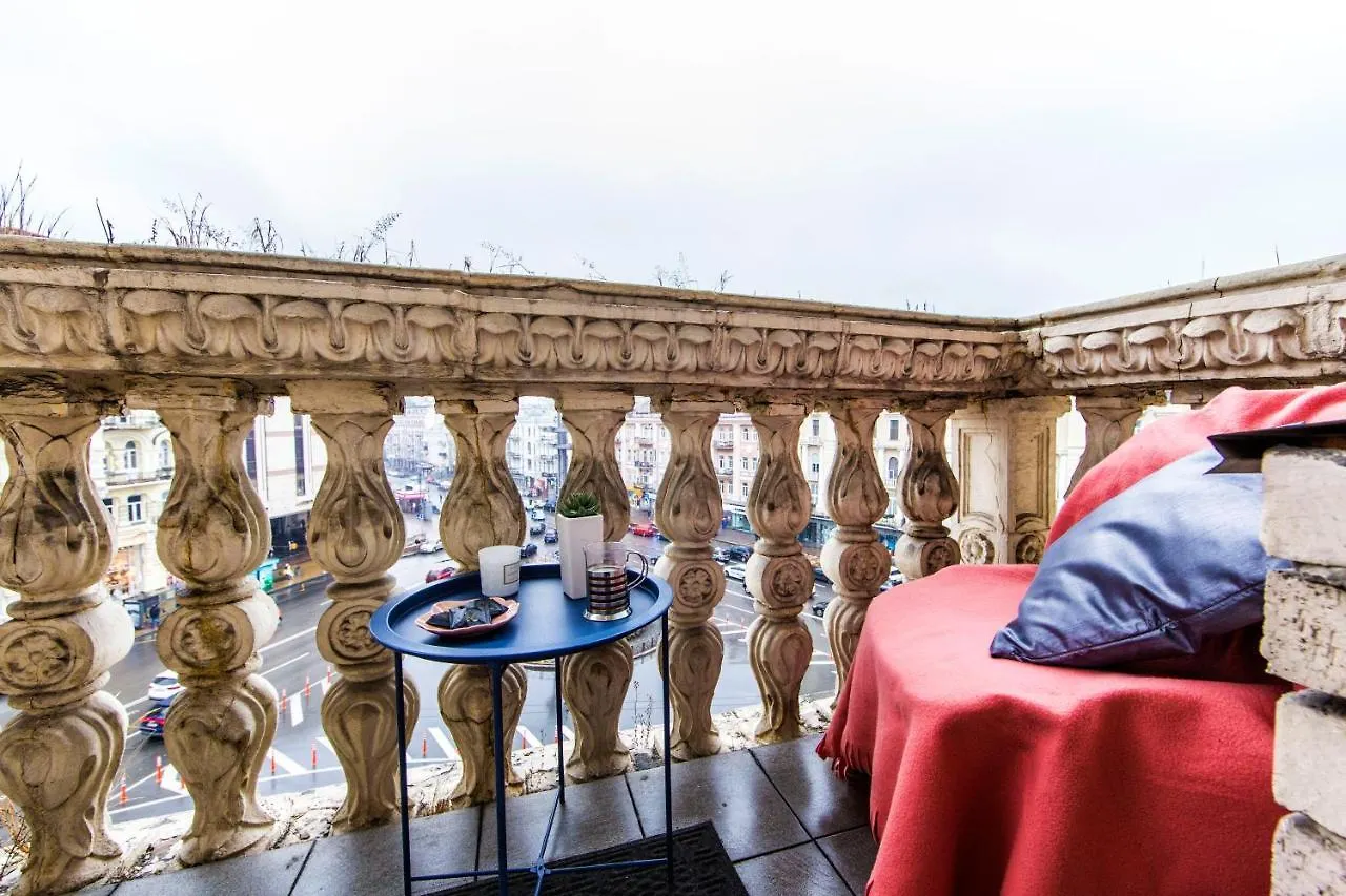 Lev Tolstoy Apartments Киев