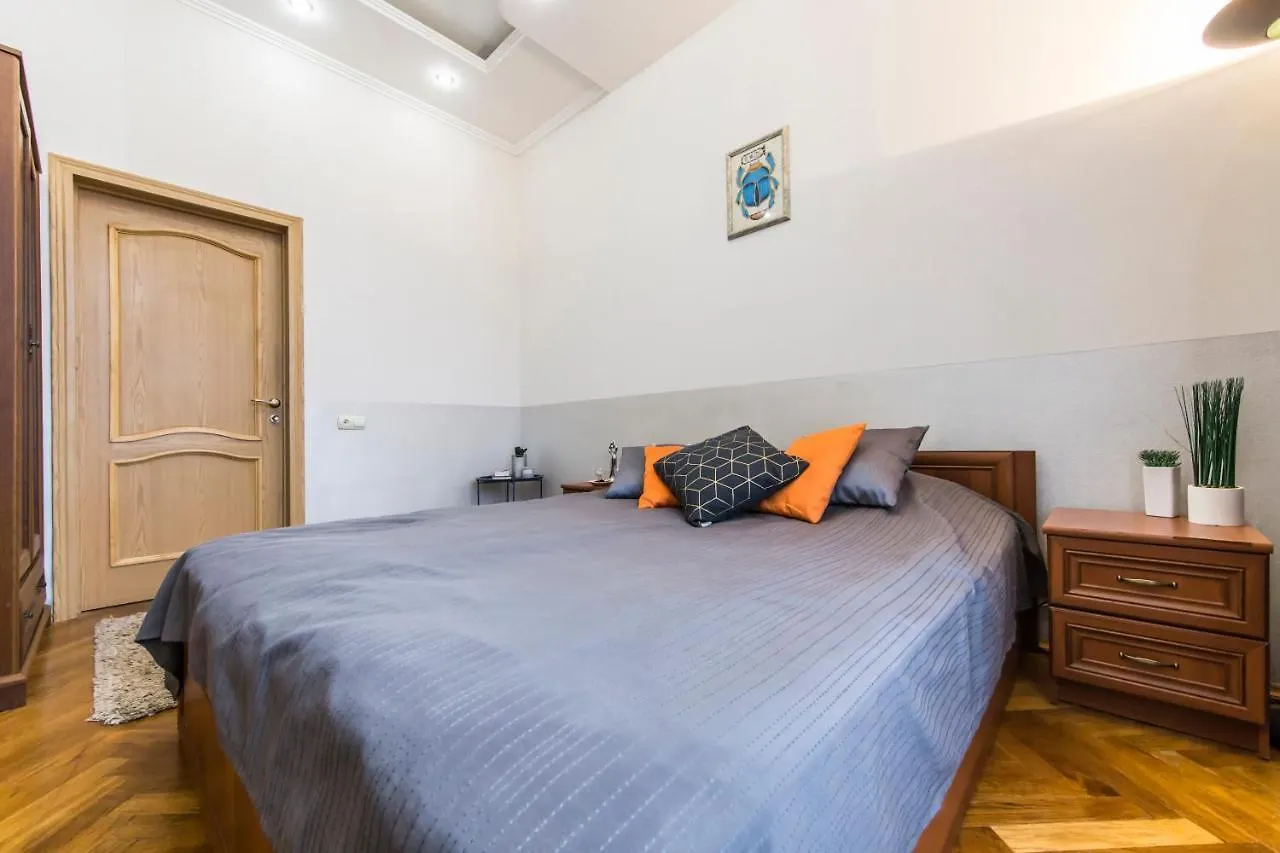 Lev Tolstoy Apartments Киев